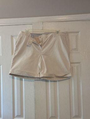J. Jill Live In Chino Light Beige Women's Shorts Great Condition